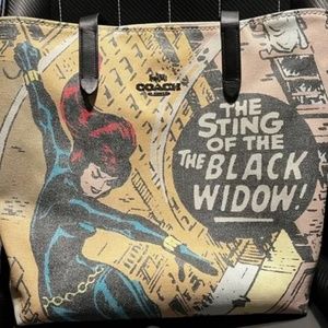 Coach Marvel Black widow  Tote. Rare